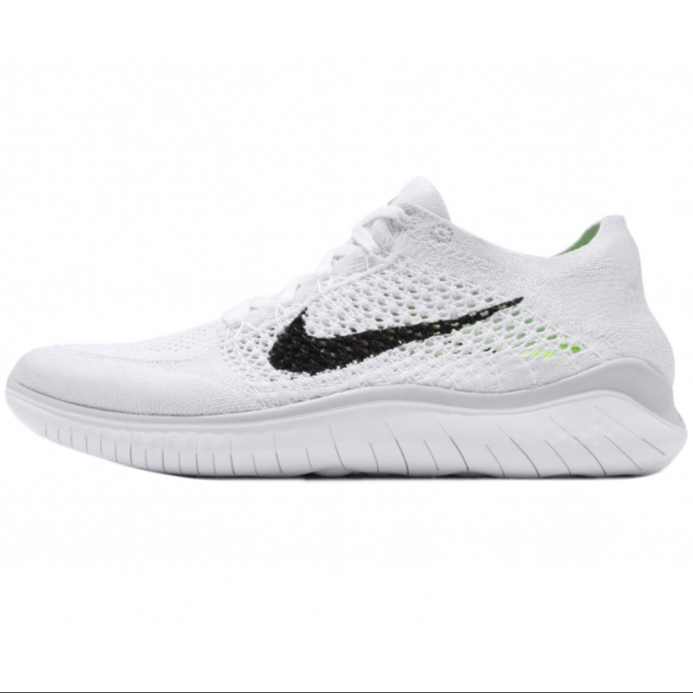 ✨ ISO ✨ Nike FlyKnits in a Women’s 8.5 or 9 🤞🏼